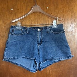 Aeropostale Denim Shorts! Size 9/10! 🥰